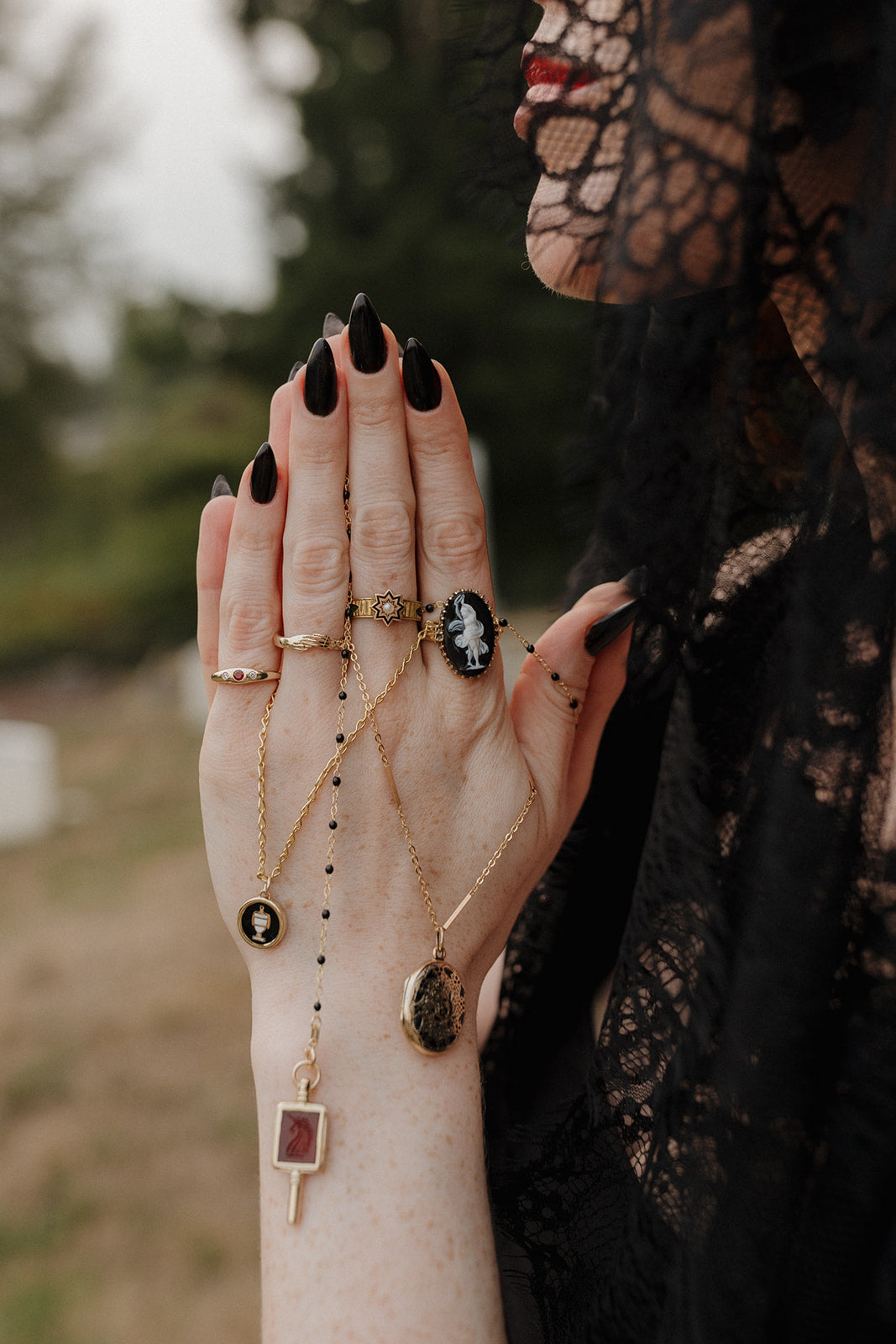 Beyond the Grave Fede Ring