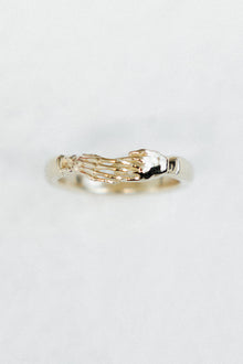 Beyond the Grave Fede Ring